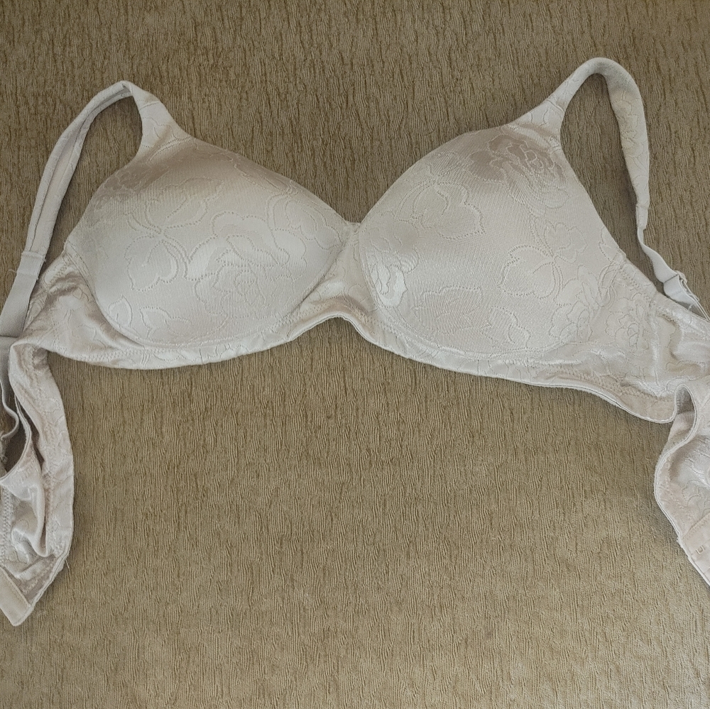 Beautiful new without tags floral beige bra